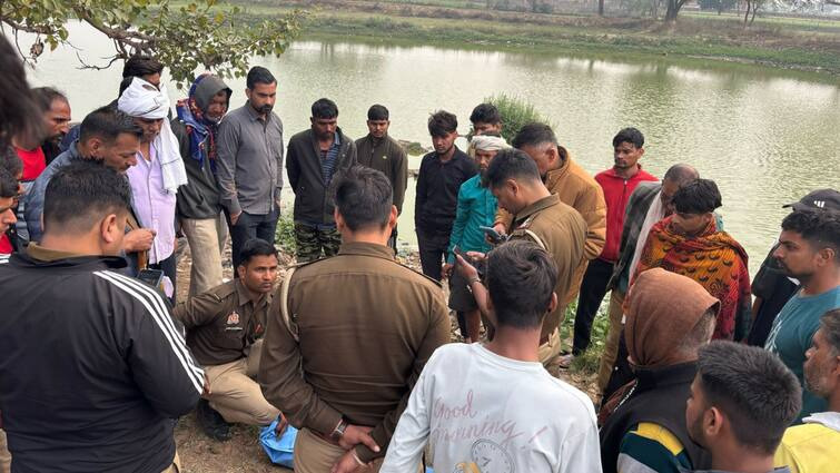 Aligarh: तालाब में मिला नवजात का शव, इलाके में फैली सनसनी