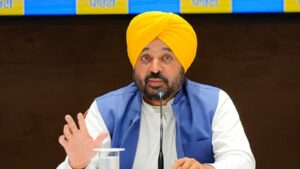 Chandigarh आ रहे किसानों को पुलिस ने रोका, लगा भीषण जाम; पंढेर बोले- भगवंत मान के पुतले जलाएंगे