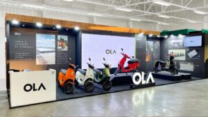 Ola Electric का शेयर 5.61% गिरा, कंपनी के शोरूम्स पर छापेमारी, ट्रांसपोर्ट अधिकारियों ने वाहनों को जब्त किया।