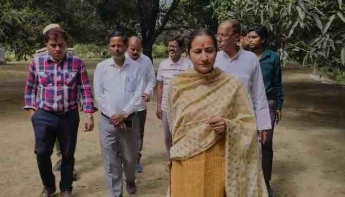 Sambhal, inspection by Sub-Divisional Magistrate Vandana Mishra"