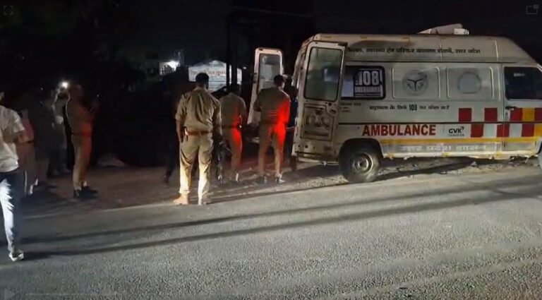 Bijnor Truck Accident – Burning Vehicles and Crowd