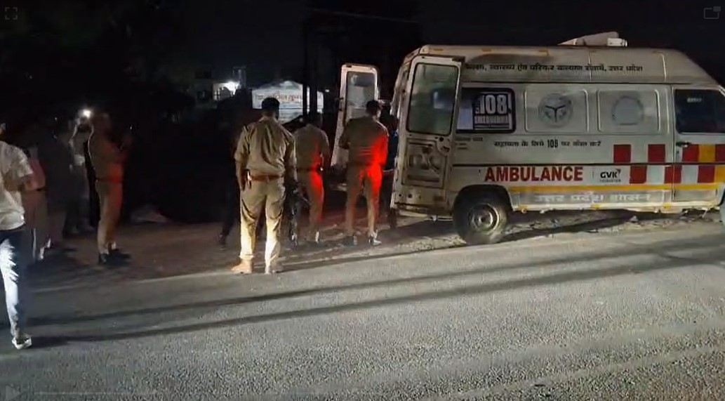 Bijnor Truck Accident – Burning Vehicles and Crowd