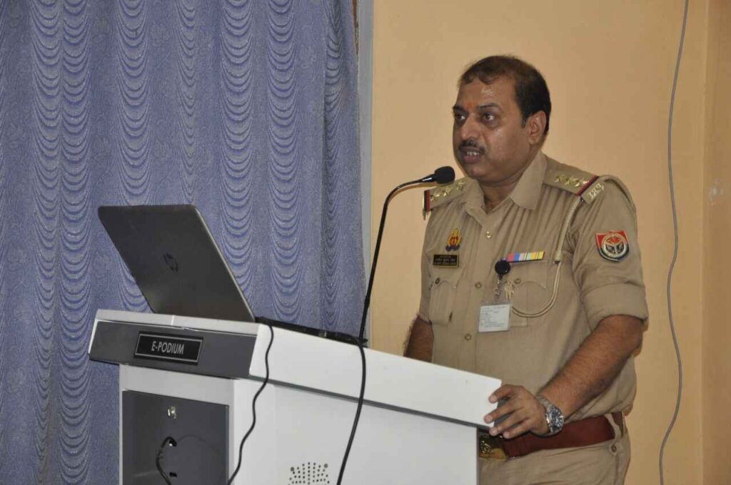 Cyber Security Tips: युवाओं को दी गई सुरक्षा की जानकारी! Cyber Security