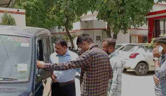 Hapur BSA Office raid, corruption exposed