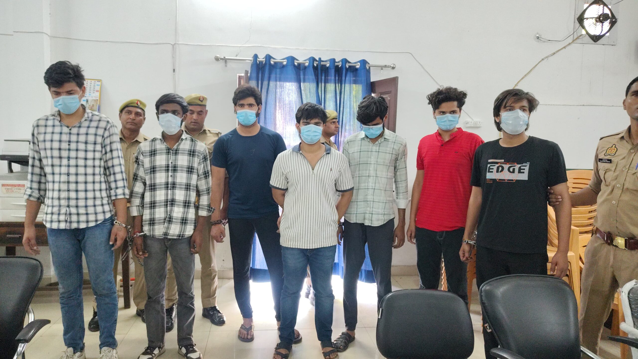 Instagram पर अवैध हथियारों की बिक्री – यूपी पुलिस की कार्रवाई