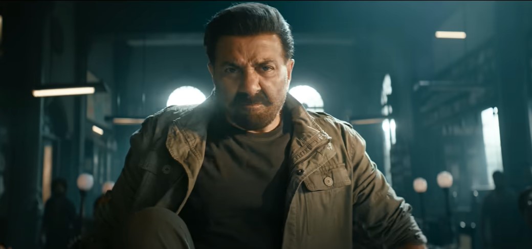 Jaat movie review: सनी देओल का एक्शन जलवा, सीटी-तालियों से गूंजे सिनेमाघर! Sunny Deol action scene from Jaat film with explosion