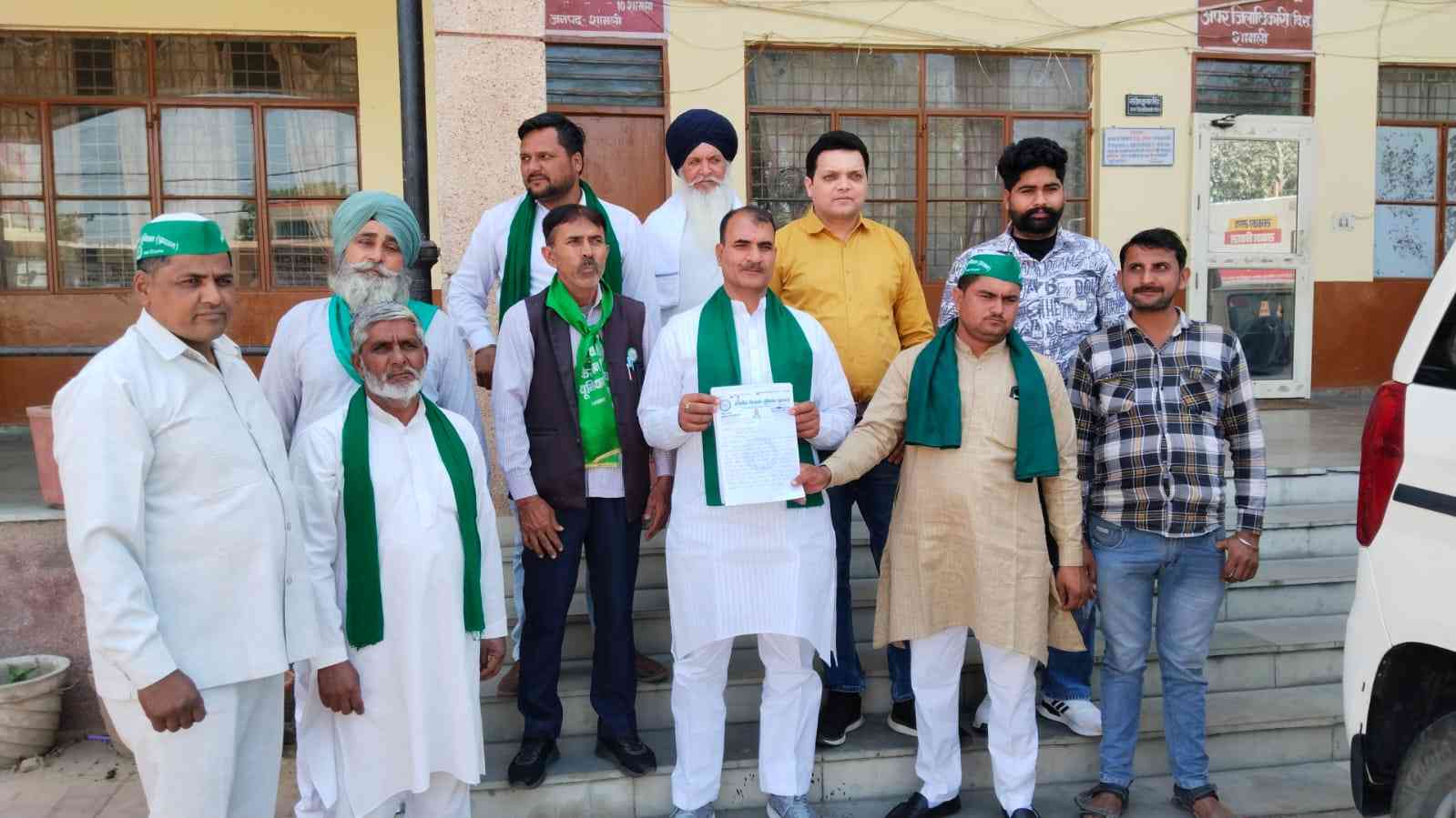 शामली के Kisano ने 10 घंटे विद्युत आपूर्ति की मांग की, कलेक्ट्रेट में ज्ञापन सौंपा kisano ne apni fassalon ke liye 10 ghante