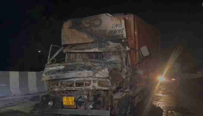 Baghpat container truck fire near CNG pump
