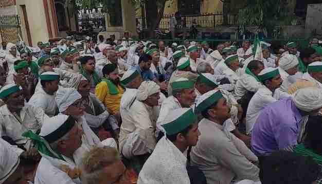 बुलंदशहर में Farmers की प्रमुख मांगें: गन्ने के बकाए का भुगतान Farmers protest in Bulandshahr,