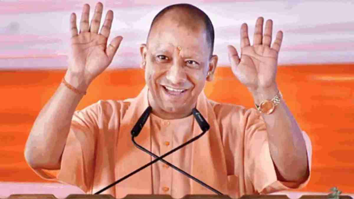 यूपी के Farmers के लिए खुशखबरी: मुख्यमंत्री योगी उठाएंगे बड़ा कदम CM Yogi interacting with farmers to resolve agriculture issues in Uttar Pradesh