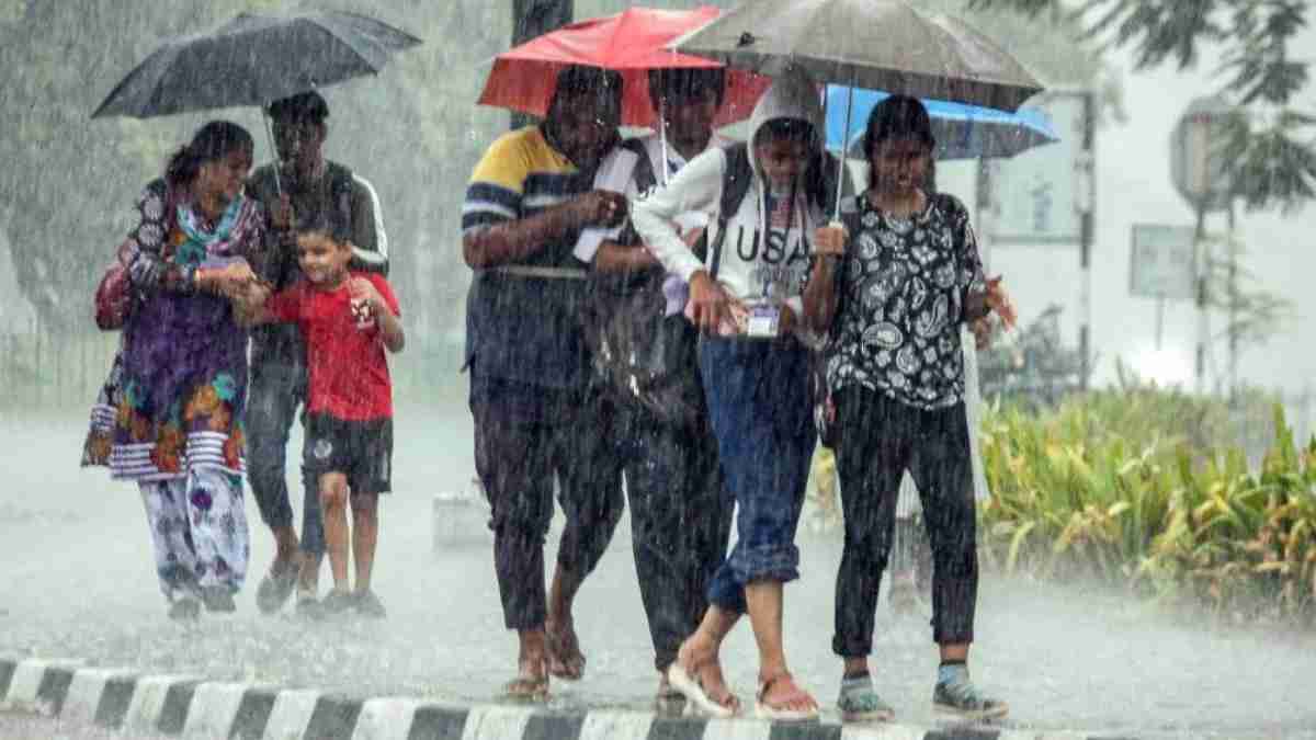 दिल्ली-NCR में Barish की चेतावनी, मौसम ने बदला मिजाज Delhi NCR mein aayi aandhi aur barish, Mausam Vibhag ka alert jaari