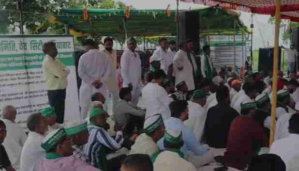 Farmers gathered at Wave City Ghaziabad
