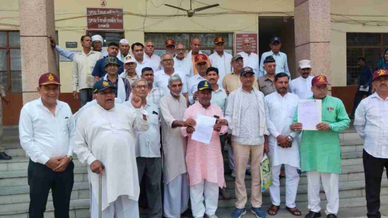 Retired soldiers ready to defend India against Pakistan