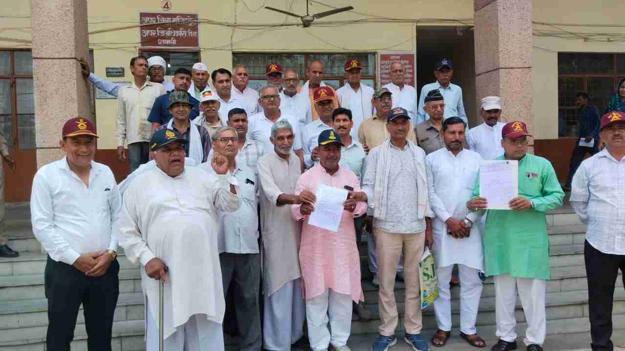 Retired soldiers ready to defend India against Pakistan