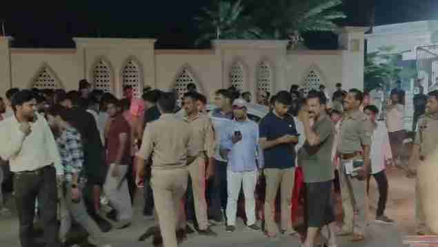 Sambhal Dumper Hadsa Chaudhary Sarai Road Accident