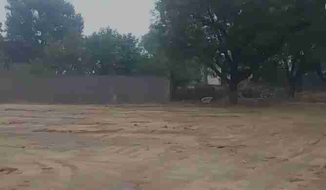 Ghaziabad के लोनी क्षेत्र में भू माफिया का कब्जा, जाने पूरा मामला Talab ki Bhoomi Par Bhoomafia ka Kabza, Ghaziabad