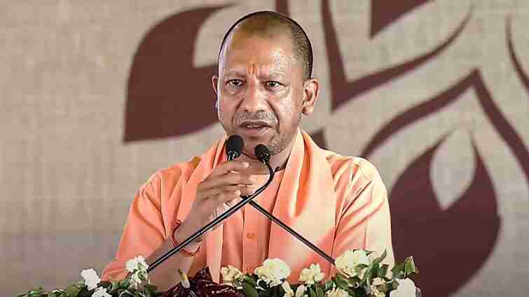 Yogi Sarkar Milawatkhor Ki Tasveeren Chaurahen Par
