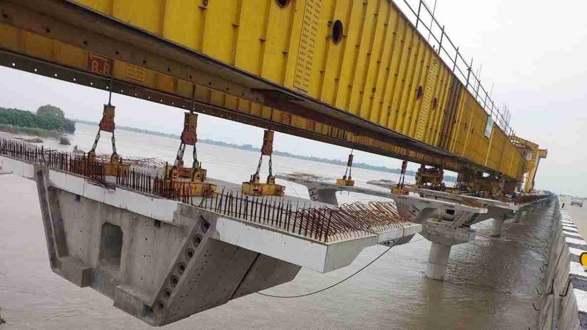 Gorakhpur-लखनऊ रेलमार्ग पर सरयू नदी पुल, जुलाई तक हो जाएगा तैयार Gorakhpur-Lucknow railway route is expected to be completed by July.