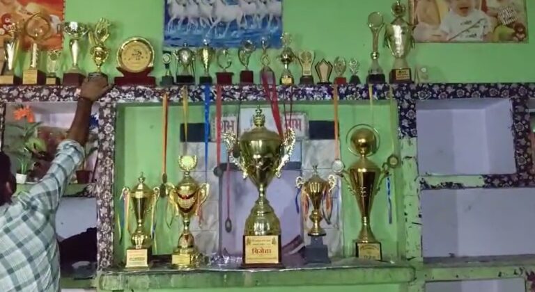 Bulandshahr ब्रजेश सोलंकी की मौत रेबीज से, अस्पताल में अंतिम समय की तस्वीर