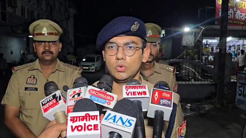 Muzaffarnagar : विधवा महिला की गला घोंटकर हत्या, प्रेम विवाद में आरोपी फरार — पुलिस ने मुठभेड़ में घायल कर गिरफ्तार किया CO City Siddharth K Mishra Muzaffarnagar