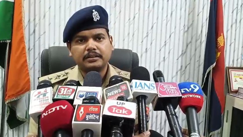 Muzaffarnagar में महिला पर सरेराह हमला: गाली का विरोध करना पड़ा भारी CO Nayi Mandi Raju Kumar Sav Muzaffarnagar