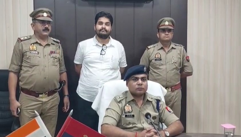 Ghazipur Police Ne Mafia MUkhtar Ansari Ke Bete Umar Ansari Ki Historysheet Kholi
