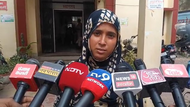 Muzaffarnagar में महिला पर सरेराह हमला: गाली का विरोध करना पड़ा भारी Pidit Mahila Sabreen Muzaffarnagar