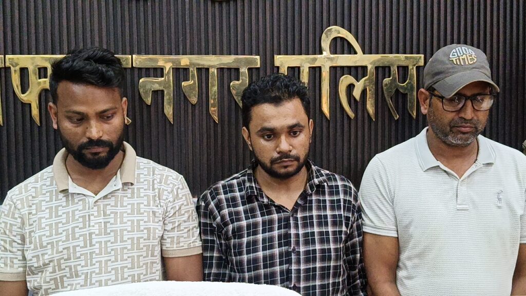 Aaropi Amit, Dr. Shadab, Sarfaraz