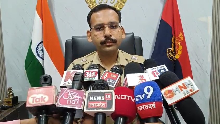 Muzaffarnagar में “आई लव मोहम्मद” पोस्टर विवाद: युवक के खिलाफ मुकदमा दर्ज Aditya Bansal SP Gramin Muzaffarnagar