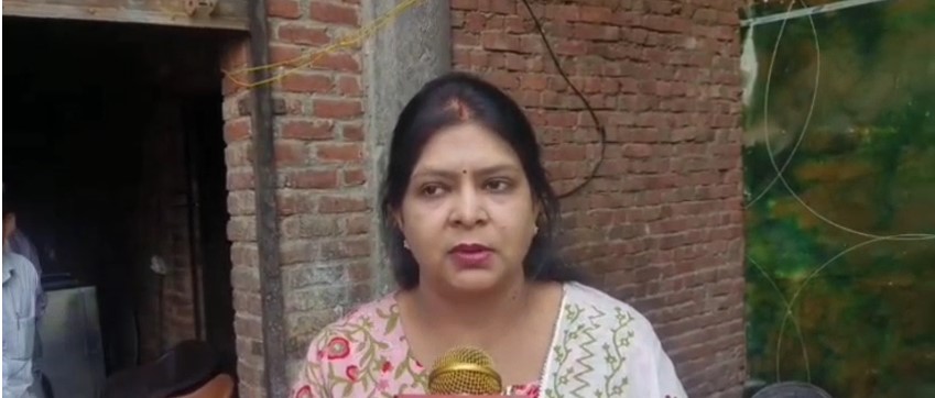 Muzaffarnagar में दीपावली से पहले खाद्य विभाग की बड़ी कार्रवाई — 28 क्विंटल मिलावटी मावा-पनीर नष्ट, मिलावटखोरों में मचा हड़कंप Archana Dhiran (Food Officer - Muzaffarnagar)