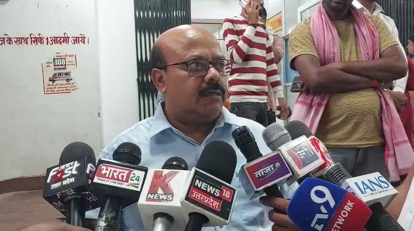 Ghazipur में आकाशीय बिजली की चपेट में आने से मछुआरे की मौत, 4 गंभीर रूप से झुलसे Dr. Rajesh Singh, CMS Jila Hospital Ghazipur