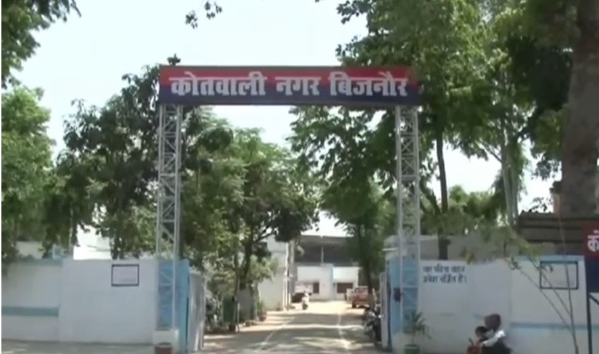 Bijnor Me Diwali Par Patakho Ko Lekar Jhadap