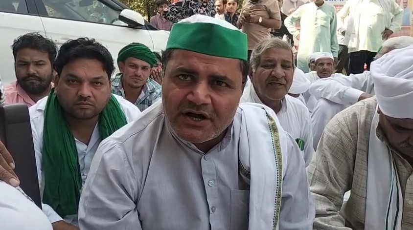 Shamli में भाकियू का जोरदार प्रदर्शन: गन्ना मूल्य ₹450 प्रति क्विंटल करने की मांग, किसानों ने सौंपा 17 सूत्रीय ज्ञापन Kapil Khatiyaan, Bhartiya Kisaan Union Shamli