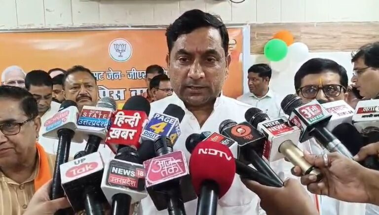 Muzaffarnagar Me Poster Vivad Par Urja Mantri Ka Bada Bayaan