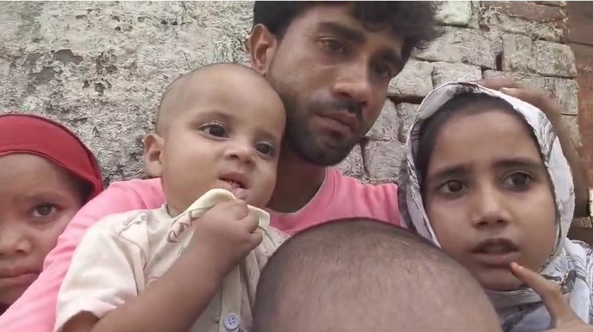 Pidit Pati Salman Apne Bachho Ke Sath (Shamli)