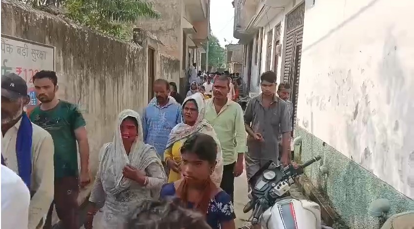 Bijnor Me Huyi Ghatnasthal Par Maujud Gramin
