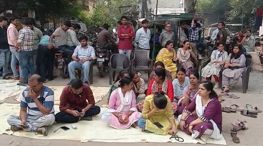 Shamli Me Doctors Ka Dharna