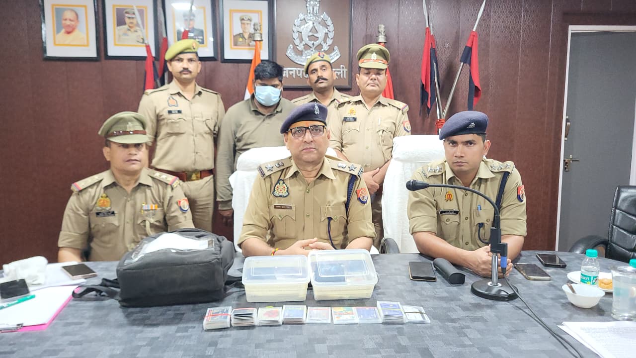 Shamli Police Ki Giraft Me Aaropi