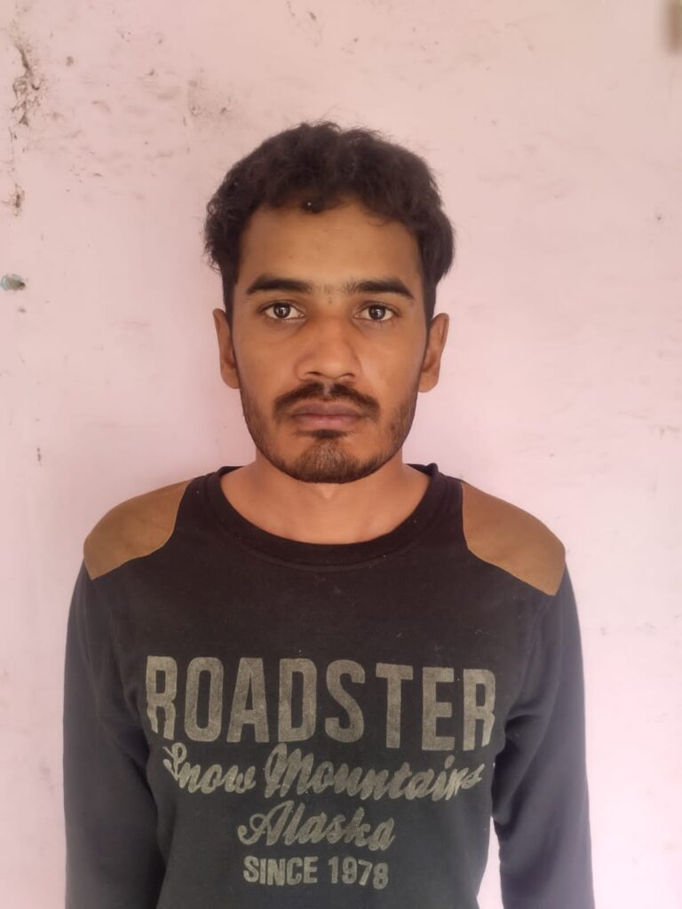 Hapur में बहादुरगढ़ पुलिस की बड़ी सफलता: 20 हजार के इनामी गैंगस्टर सोनू को नोएडा से किया गिरफ्तार Aaropi Kuldeep Urf Sonu