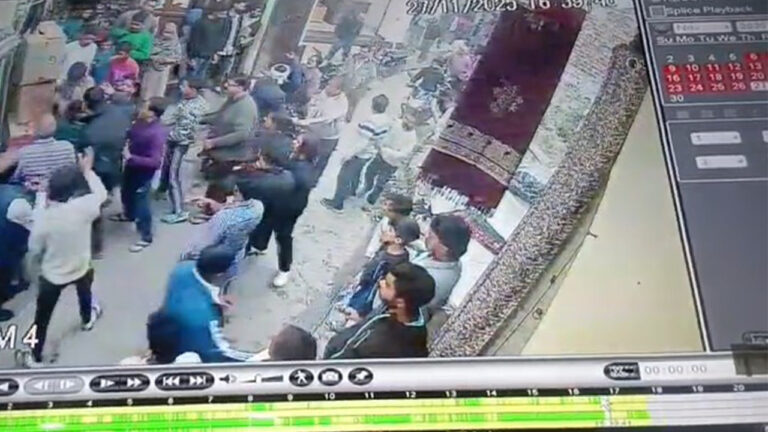 Bhai-Behen Ke Sath Chhedchhhad Aur Marpeet Ghatna CCTV ME Kaid (Shamli)