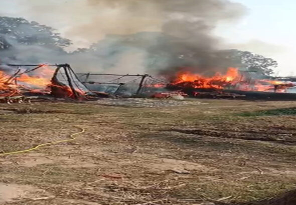 Bijnor Me Jhopdinuma Ghar Aag Me Jal Kar Khaak