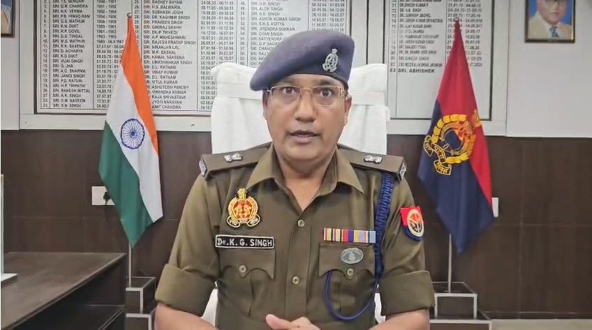 Bijnor में डिजिटल वेडिंग कार्ड ठगी का खुलासा, एक महीने में 15 शिकायतें दर्ज Dr. Krishan Gopal ASP City (Bijnor)