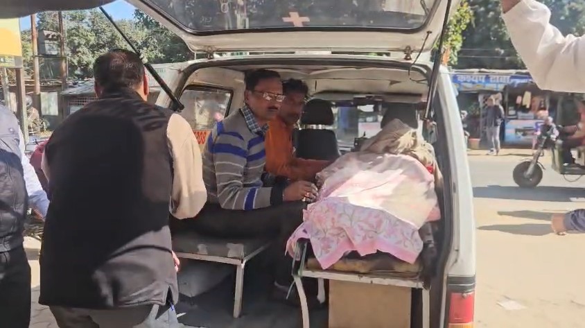 Bijnor में दर्दनाक हादसा: प्रधानाचार्य सीमा विश्वास के घर लगी आग, मां की जलकर मौत Principal Ki Maa Ki Aag Me Dum Ghutne Se Maut (Bijnor)