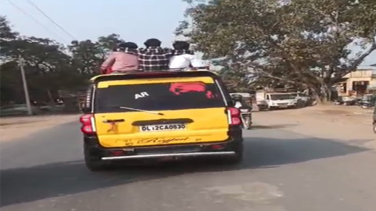 Stunts with a modified Scorpio (Bulandshahr)