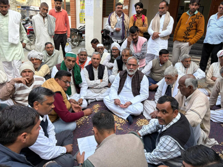 Kisaano Ka Dharna Samapt (Shamli)