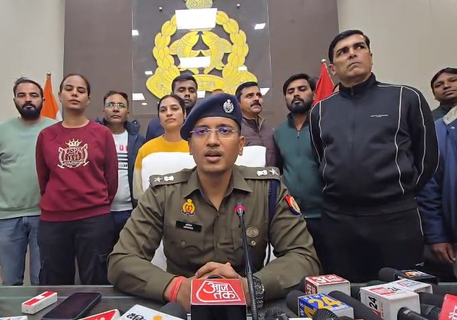 Bijnor : 23 दिन बाद पंजाब के लुधियाना से मिलीं कोतवाली क्षेत्र की लापता दो छात्राएँ Abhishek Jha SP Bijnor