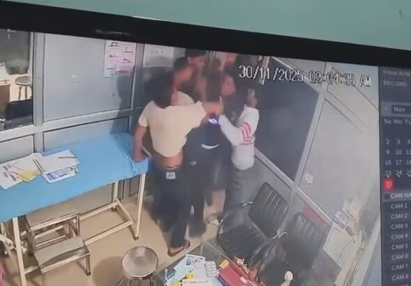 Bijnor Hospital Me Marpeet Ki Ghatna CCTV Me Kaid