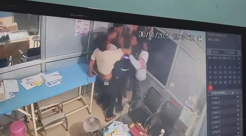 Bijnor Hospital Me Marpeet Ki Ghatna CCTV Me Kaid