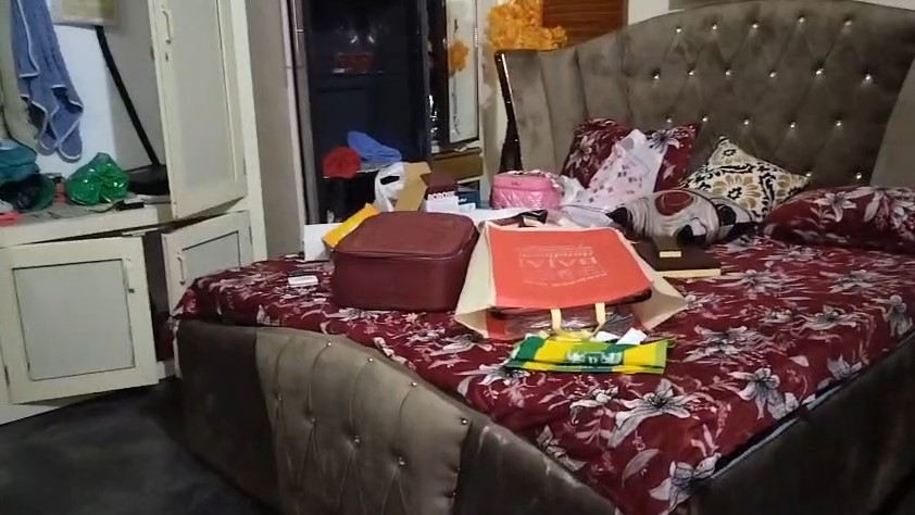 Chori Ke Baad Bikhra Pada Samaan (Bijnor)