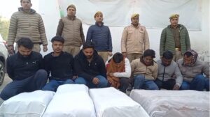 Meerut Police Ki Giraft Me Ganja Taskar